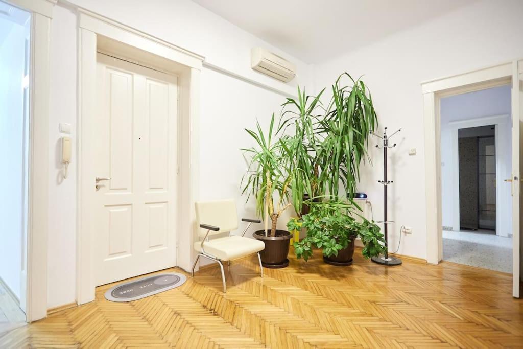 Caragiale Apartment Bukarest Kültér fotó