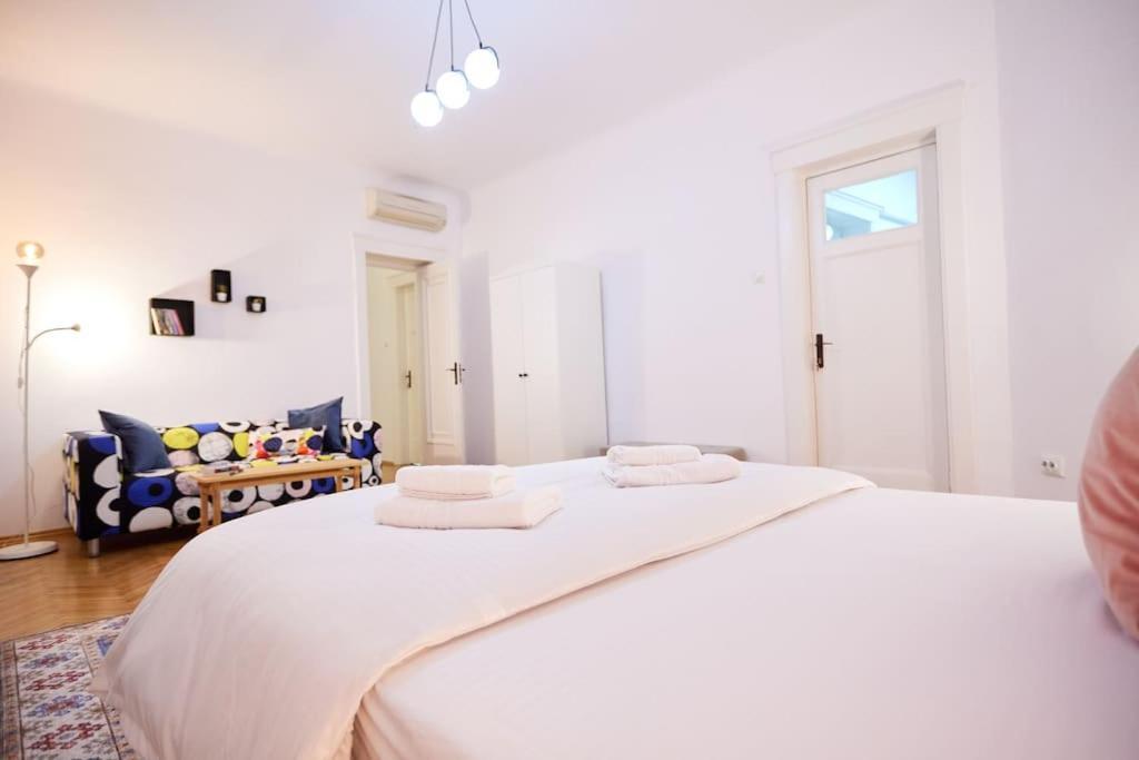 Caragiale Apartment Bukarest Kültér fotó